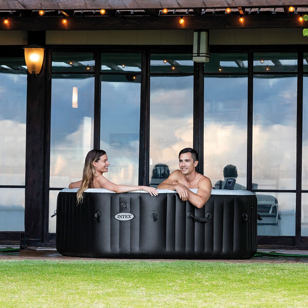 28458ex-spa-gonflable-carbone-4-places-3.jpg Spa gonflable INTEX Carbone 4 places avec couverture thermique – Offre destockage – Image 3