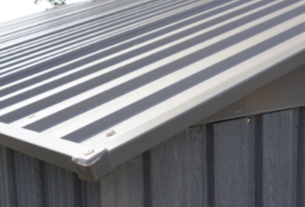 Capture-decran-2025-08-04-a-23.44.42-990x671-1.png Abri extérieur en métal imitation bois – Robuste et sans entretien – Image 3