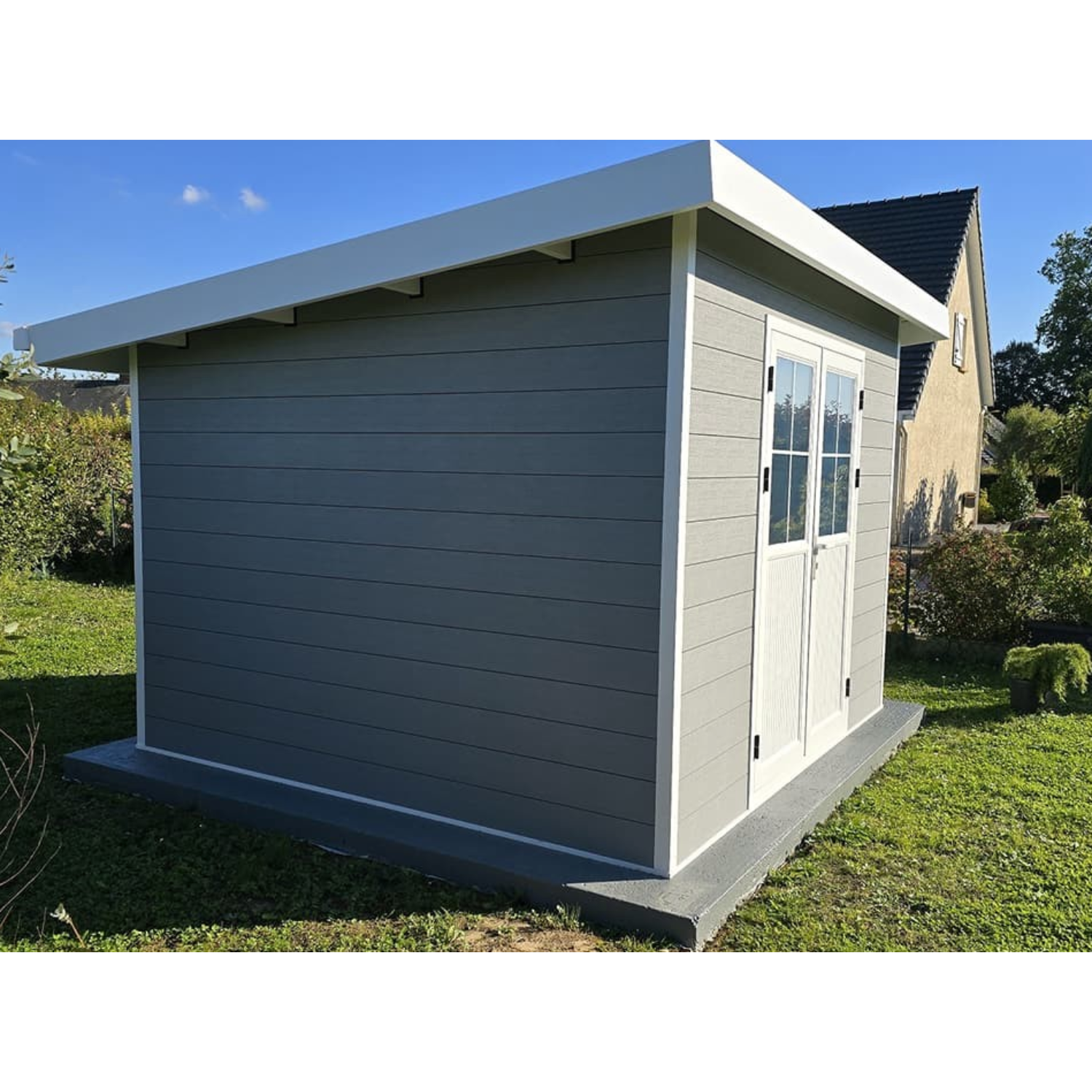 imgi_67_3-167.png Abri de jardin composite SINTRA 9 m² gris clair – Moderne et résistant – Image 8