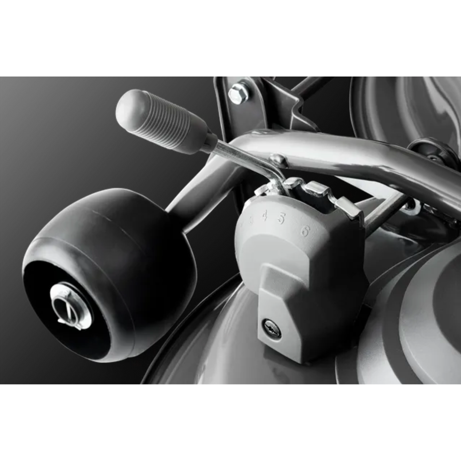 imgi_72_7-76.png Tondeuse autoportée Husqvarna R112C Rider neuve – Compacte et maniable – Destockage – Image 4